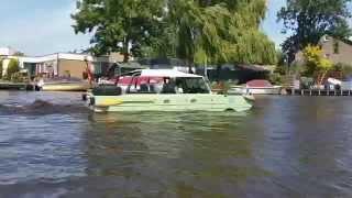 Amfibievoertuigen (Amphib) brengen een bezoek aan Landsmeer