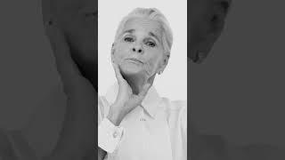 J12. A lesson in humor with Margot Robbie and Ali MacGraw – CHANEL Watches