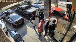 20 suspects storm Modesto, CA jewelry store after ramming door with car