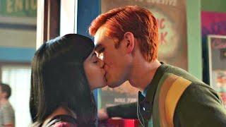 Archie and Veronica Kiss | Riverdale 7x13