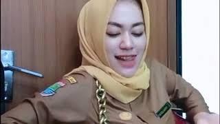 VIRAL!!!! Pns cantik rela melakukan ini