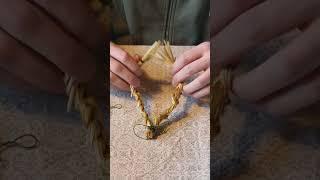 Making a heart of straw - Yule Calendar 1/4
