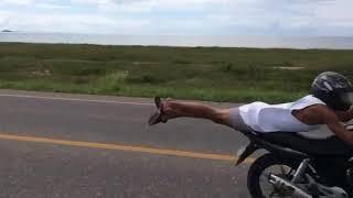 Dudu giro forte tomando uma carreta 