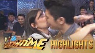 Anne Curtis kisses Vhong Navarro | It's Showtime