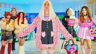 Florida is the Homeroom Girl at Vampire School! | Survive Vampire School!