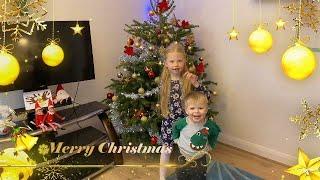 Adriana and Markus Decorating Christmas Tree