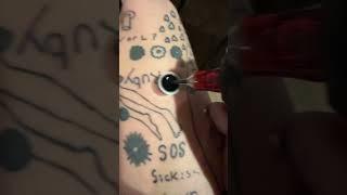 Person tattoos himself every day for 500 days in a row!