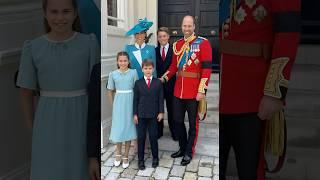 Wow Royals taking a family photo ,So lovely and beautiful ￼