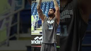Brandone Francis preppin' 4 hours before tip-off!