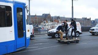 Illegaal op de tramrails [SPECIAL]