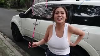 No bra challenge badminton and show her body goals || pamer uting