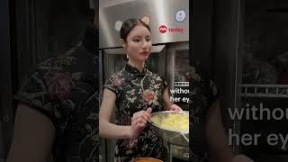  Robot or human? 'AI' waitress in China goes viral