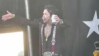 Yelawolf shows love to Eminem before performing "Best Friend" at Welcome To Rockville fest