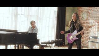 Ester Na, Lari Basilio - Free