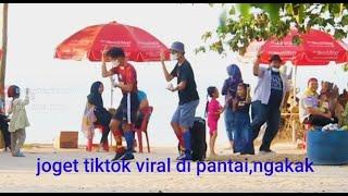 Joget tiktok viral kiri kanan di depan umum di pantai,ngakak