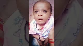baby potty kar raha hai 