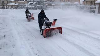 Уборка снега снегоуборщиком