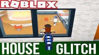 BREAKING IN TO PEOPLES HOUSES IN ROBLOX | Robloxian life house glitch and slide trolling