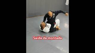 Saída básica da montada! #jiujitsu #defesapessoal