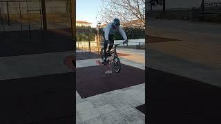 Lo que no se debe hacer en bicicleta 