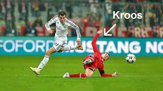 Gareth Bale Makes today's Wingers look Amateur !