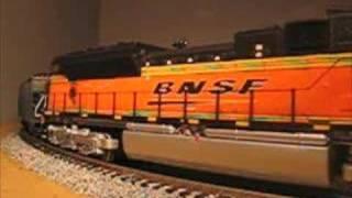 MTH BNSF SD70ACe w/freight