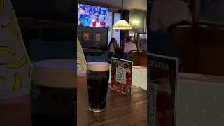 Irish Pub в Валенсії, по справжньому смачній стаут і пінка і смак #food #valenciafood #pub #beer