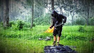 VERY HEAVY RAIN AND THUNDERCAMPING IN HEAVY RAIN AND THUNDERSTORMS,RELAXING CAMPING IN THE RAIN