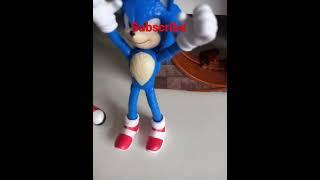 sonic punching people