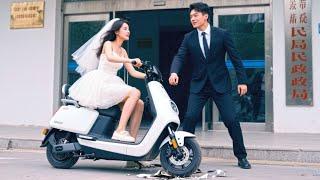 女孩骑车意外撞上总裁，竟被要求原地结婚，人生彻底逆袭！ #chinese television dramas #逆袭 #爽剧 #豪门 #shortdramas