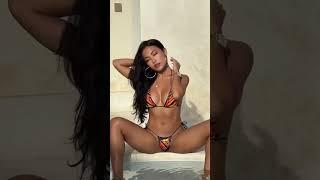 Bikini model  video