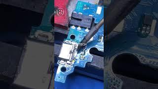 A51 charging port replacement #sktech #electroniccomponents #cellphonesolution #chargingport #repair