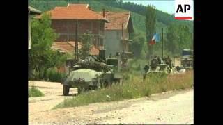 KOSOVO: YUGOSLAV ARMY MOVING OUT OF PROVINCE