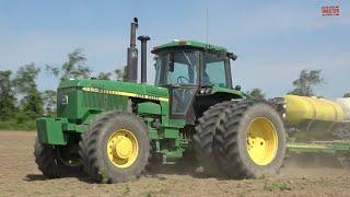 JOHN DEERE 4650 Tractor Planting Corn