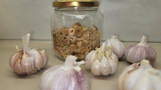 Dry garlic in the microwave