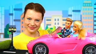 Video mit Barbie auf Deutsch. Barbie möchte lernen wie man Auto fährt. Spielspaß mit Irene