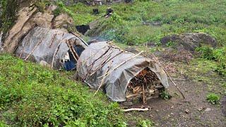 Daily Lifestyle in Mountains Areas Upper Dolpa Nepal | Relaxing Nepali Himalayan Life into the Rain