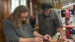 Saône-et-Loire : apprendre à fabriquer vielles à roue, guitares, mandolines, bouzoukis