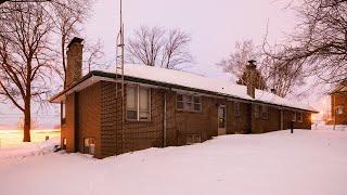 A Long Abandoned Retro House. Why is the Power Still On!!?