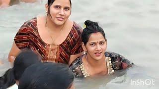 Beautiful Girl Has Come to Haridwar to Take a Bath in The Ganga | Ganga Snan Haridwar | Desi Snan