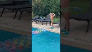 Artislik Yapmanın Hazin Sonu Havuza Atlama