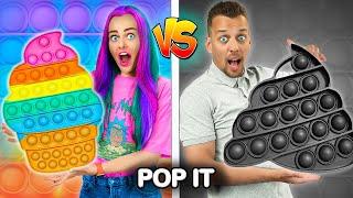 КТО БОЛЬШЕ КУПИТ РАДУЖНЫЙ vs ОДНОТОННЫЙ ПОП ИТ ЧЕЛЛЕНДЖ ! ТРЕЙДЫ POP IT и SIMPLE DIMPLE !