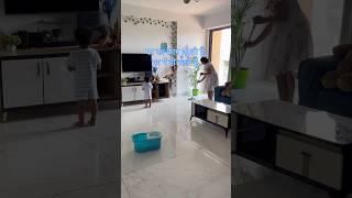 Ghar ka kaam karti hun ghar par hi rehti hun #shorts #yt #cleaningtips #youtubeshort #clean