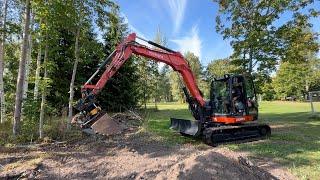 Köp Grävmaskin Kubota KX080-4 med många redskap på Klaravik