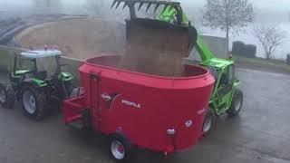 KUHN PROFILE CROSSMIX 2 CS - TMR Mixers (In action)