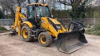 2022 JCB 3CX BACKHOE LOADER.