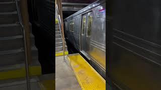 Southbound (R44) Staten Island Railway Train to Tottenville arriving at Annadale