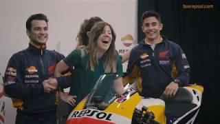 Márquez and Pedrosa: the two Repsol Honda Team riders ‘photobomb’ fans in social media event.