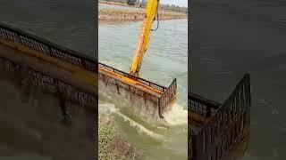 The process of catching fish with the dredging machine