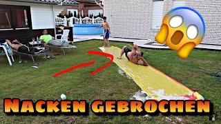 Fast.. NACKEN GEBROCHEN  WASSER RUTSCHE mit meinem KLEINEN BRUDER | GEHIRNERSCHÜTTERUNG | POOL 